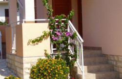 /c_images/thumb_1159809_3_Vodopija_262Terracefromthegarden.jpg