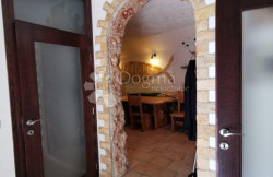 /c_images/thumb_2660933_3_1661244160_starigrad-450-m2-slika-127500366.jpg