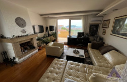 /c_images/thumb_2775372_2_r-sale-three-bedroom-apartment-Lazi-Budva-Adria-stone_16.jpg