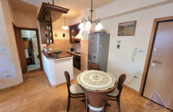 /c_images/thumb_2796767_3_edroom-apartment-in-center-Budva-Adria-stone-real-estate.jpg