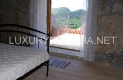 /c_images/thumb_2827569_2_Stone-house-for-sale-Janjina-Peljesac-9.jpg