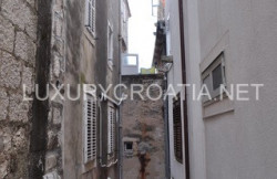 /c_images/thumb_2827583_2_House-for-sale-in-center-of-Korcula-town0.jpg