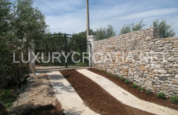 /c_images/thumb_2827590_4_e-house-with-panoramic-sea-view-for-sale-Supetar-Brac-14.jpg