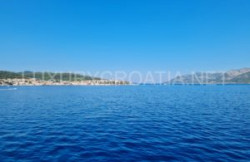 /c_images/thumb_2827640_1_le-with-boat-mooring-on-island-Korcula-Croatia-3-300x225.jpg