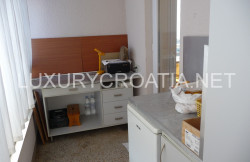 /c_images/thumb_2827649_4_Sea-view-apartment-for-sale-Split-Croatia-28.jpg