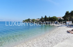 /c_images/thumb_2827658_3_Charming-Villa-with-a-Pool-Sutivan-Bra-C4-8D-15.jpg