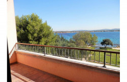 /c_images/thumb_2827714_1_rst-row-to-the-sea-house-for-sale-island-near-Sibenik-10.jpg