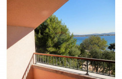 /c_images/thumb_2827714_2_irst-row-to-the-sea-house-for-sale-island-near-Sibenik-9.jpg
