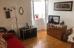 /c_images/thumb_2827773_1_Apartment-for-sale-in-center-of-Stomorska-Solta-2.jpg