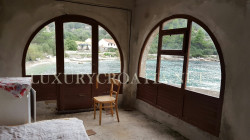 /c_images/thumb_2827876_4_Seafront-vacation-house-for-sale-Korcula-3.jpg