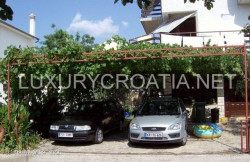 /c_images/thumb_2827967_2_Apartment-house-for-sale-Vodice-Sibenik-5.jpg