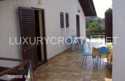 /c_images/thumb_2827967_4_Apartment-house-for-sale-Vodice-Sibenik-3.jpg