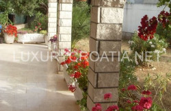 /c_images/thumb_2827974_3_House-for-sale-near-sea-Rogoznica-Sibenik-2.jpg