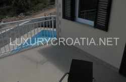 /c_images/thumb_2828106_2_liday-villa-with-pool-for-sale-near-Postira-Brac-island6.jpg