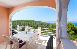 /c_images/thumb_2828115_3_House-by-the-sea-for-sale-island-Korcula-9.jpg