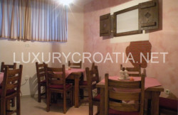 /c_images/thumb_2828116_4_Villa-with-pool-for-sale-near-Zadar29.jpg