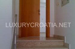 /c_images/thumb_2828157_3_Seafront-apartment-in-Pag-for-sale-Croatia-9-Kopiraj.jpg