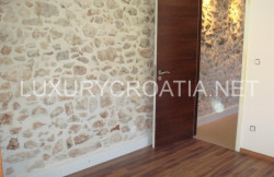 /c_images/thumb_2828205_2_House-for-sale-in-the-center-od-Stari-Grad-Hvar-island-2.jpg