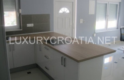 /c_images/thumb_2828261_2_House-for-sale-close-to-the-sea-Okrug-Gornji-Ciovo-10.jpg