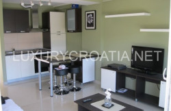 /c_images/thumb_2828261_4_House-for-sale-close-to-the-sea-Okrug-Gornji-Ciovo-8.jpg