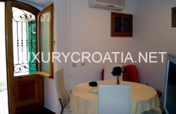 /c_images/thumb_2828315_4_House-for-sale-in-center-of-Korcula-old-town22.jpg