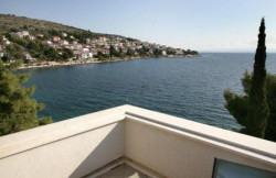 /c_images/thumb_2828387_2_Seafront-Villa-for-Sale-Ciovo-Island-Trogir-4.jpg