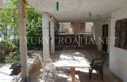 /c_images/thumb_2828453_4_Big-house-for-sale-in-Trogir-6.jpg