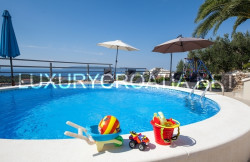 /c_images/thumb_2828464_1_Villa-for-sale-with-pool-and-sea-view-Makarska41.jpg