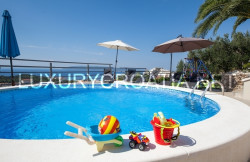 /c_images/thumb_2828464_1_Villa-for-sale-with-pool-and-sea-view-Makarska41.jpg