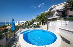 /c_images/thumb_2828464_4_Villa-for-sale-with-pool-and-sea-view-Makarska40.jpg