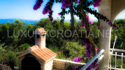 /c_images/thumb_2829583_3_House-by-the-sea-for-sale-island-Solta-Croatia-29.jpg