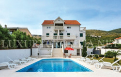 /c_images/thumb_2829702_1_Villa-with-pool-for-sale-Trogir-area-15.jpg