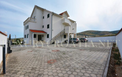 /c_images/thumb_2829702_3_Villa-with-pool-for-sale-Trogir-area-18.jpg
