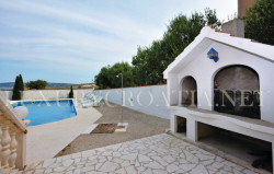 /c_images/thumb_2829702_4_Villa-with-pool-for-sale-Trogir-area-19.jpg