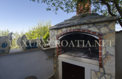 /c_images/thumb_2829731_2_House-with-sea-view-for-sale-Brac-5-1.jpg