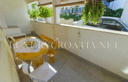 /c_images/thumb_2829731_3_House-with-sea-view-for-sale-Brac-7-1.jpg