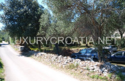 /c_images/thumb_2829746_4_Seafront-building-land-for-sale-on-Korcula12.jpg