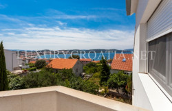 /c_images/thumb_2829747_3_House-for-sale-with-panoramic-sea-view-Trogir-Ciovo-28.jpg
