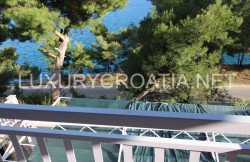 /c_images/thumb_2829759_3_SEA-FRONT-VILLA-WITH-POOL-FOR-SALE-MARINA-TROGIR-5-1.jpg