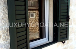 /c_images/thumb_2829790_3_Renovated-stone-house-for-sale-on-Ciovo-island7.jpg