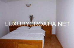 /c_images/thumb_2829807_3_7-apartment-house-for-sale-Pasman-island-Zadar-area-9.jpg