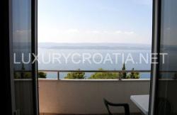 /c_images/thumb_2829822_4_Villa-with-sea-view-for-sale-Ruskamen-Omis-riviera-7.jpg