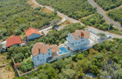 /c_images/thumb_2836176_4_ouses-for-sale-Tivat-Radovici-.Adria-stone-real-estate_7.jpg