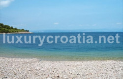 /c_images/thumb_2868657_2_Fantastic-Seaside-Property-of-18000-m2-Island-of-Solta-2.jpg