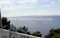 /c_images/thumb_2868678_3_Seafront-House-for-Sale-Makarska-18.jpg