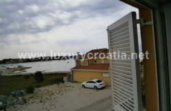 /c_images/thumb_2868690_1_House-for-Sale-on-an-Island-near-Zadar-18.jpg