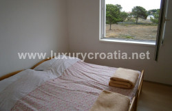 /c_images/thumb_2868690_3_House-for-Sale-on-an-Island-near-Zadar-16.jpg