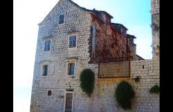/c_images/thumb_2868706_2_Seafront-Castle-for-Sale-Trogir-Area-3.jpg