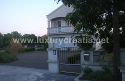 /c_images/thumb_2868718_4_Beautiful-House-near-Zadar-2.jpg