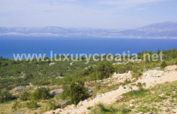 /c_images/thumb_2868756_4_Agricultural-Land-with-a-Panoramic-Sea-View-Milna-Brac-1.jpg